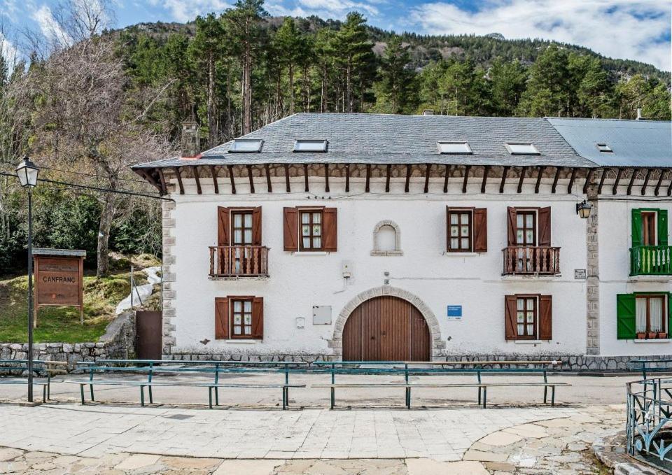Albergue De Canfranc Estacion Exteriér fotografie