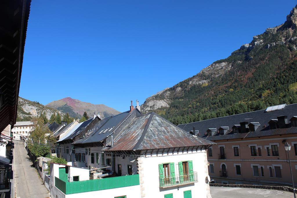Albergue De Canfranc Estacion Pokoj fotografie