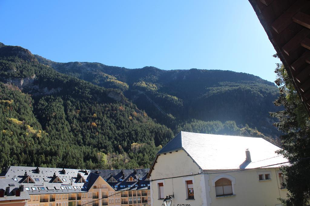 Albergue De Canfranc Estacion Pokoj fotografie