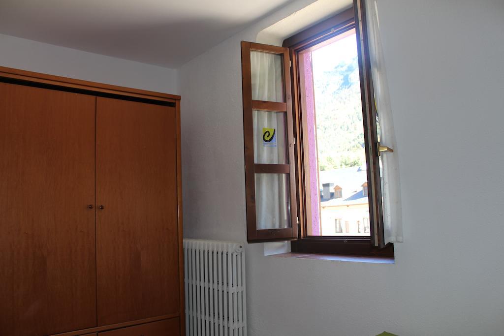 Albergue De Canfranc Estacion Pokoj fotografie